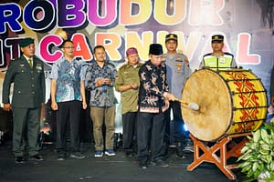 Sekretaris Daerah Kabupaten Magelang Adi Waryanto membuka acara Borobudur Night Carnival (BNC) Tahun 2023 (Sumber: Prokompim Kabupaten Magelang)